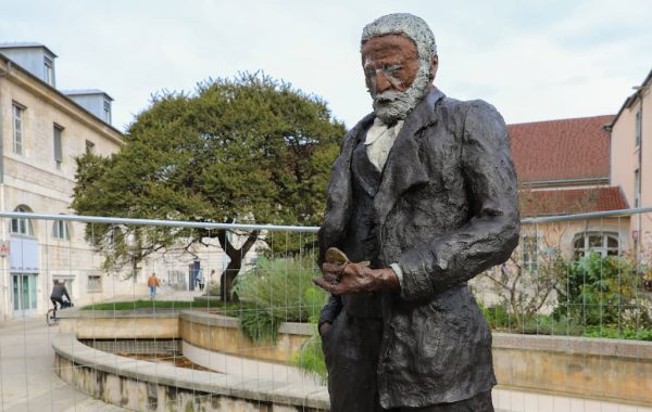 SIPA_01094839_000013