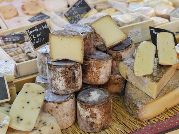 french-cheese-travelling-in-France